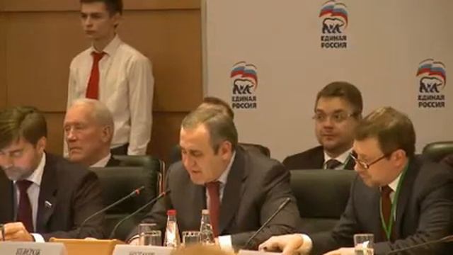 Сергей Неверов на заседании дискуссионных площадок