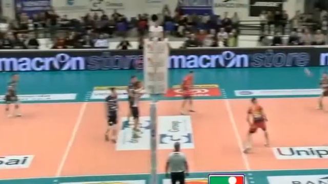 #SpecialVolley - Luciano De Cecco che bella diagonale stretta