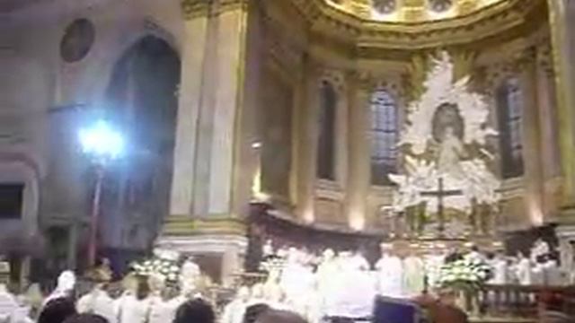 Diocesi di Napoli: il Card. Sepe in Cattedrale alla consacrazione di Padre De Luca (07-01-2012).