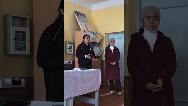 Боронбай Атишев атындагы  орто мектебинин 11 классынын окуучулары