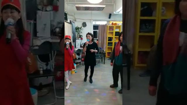 小丸子&秀琼唱[歡樂年年]鄭少秋