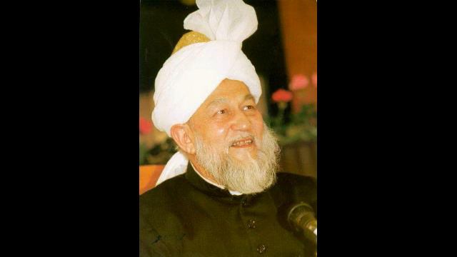Does the vision of Mirza Bashiruddin Ahmad rising in America and later rising in Russia...