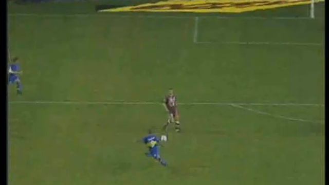 Golazo del Chicho Serna vs Lanus 2000