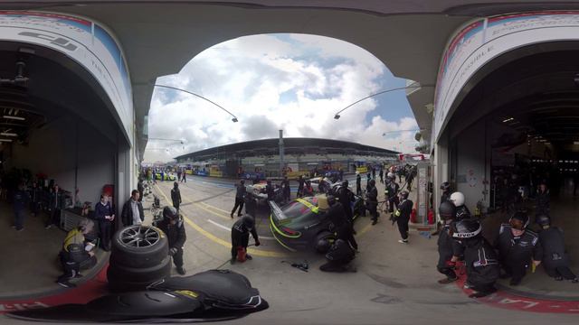 Dunlop & Aston Martin 360-degrees: Pit Lane at Nürburgring