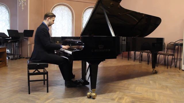 Aleksandr Kalinin performs Beethoven Sonata No. 13 op. 27 No. 1 (2/2)