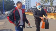 在外漂泊多年的老爸终于回来了,火车晚点,差点错过了团年饭