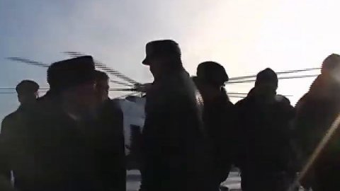 Белых прилетел