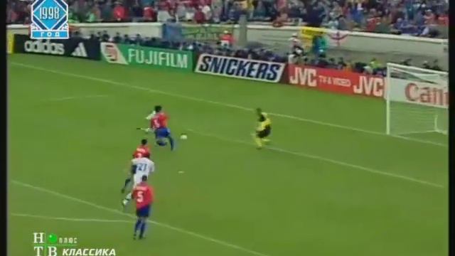 Роберто Баджо в матче против Чили / Roberto Baggio in the match against Chile