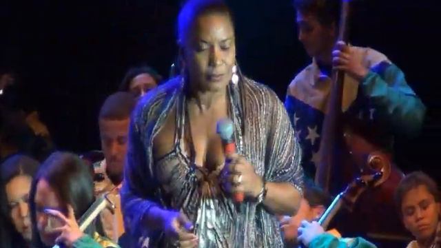 Margareth Menezes e Orquestra Mariuccia Iacovino