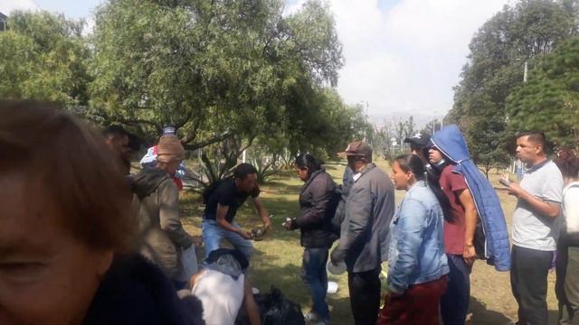 Fund.profe omar.Domingo de ramos vamos Sirviendo al Señor , 49 hnitos calle+4 abuelitos ,