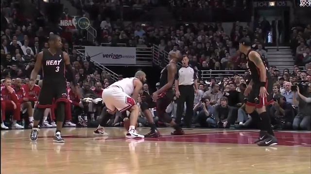 Carlos Boozer Takes Chris Bosh's Breath Away