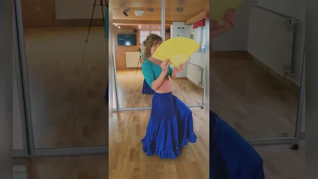 Ninas Bauchtanz Videos: Spanisch-orientalische Choreographie zu "Histerico" von  Alvaro Soler