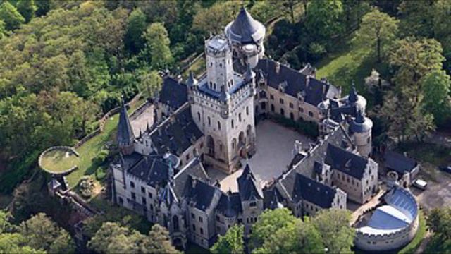 German prince sues son for selling 135-room family castle to govt for €1  (₹87)   | Really News+