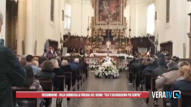 Fossombrone - Folla commossa ai funerali del 18enne:"Filo ti ricorderemo per sempre"