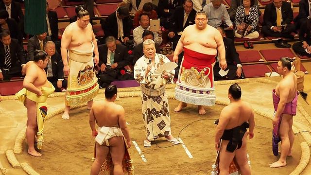 2012年5月27日の元大関「魁皇」引退相撲より相撲甚句01.MOV