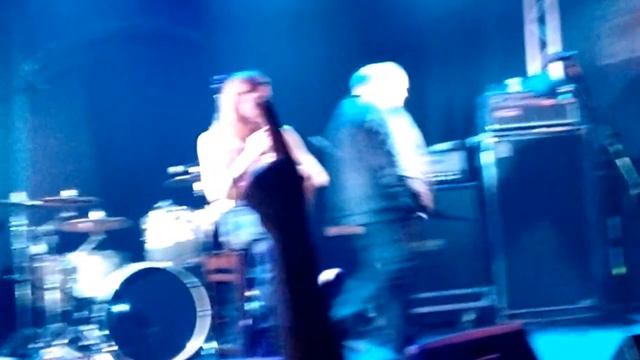 *Language Warning* Puddle of Mudd SPLIT - Lead singer Wes Scantlin breakdown at Doncaster