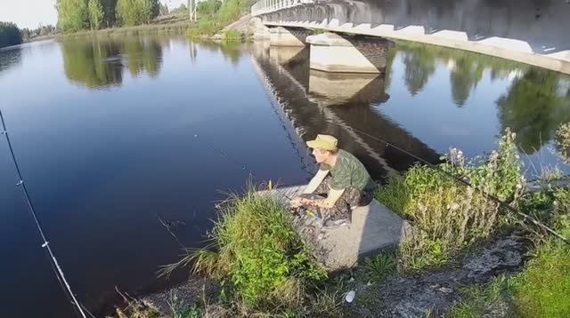 Рыбалка на ПОПЛАВОК. РЫБА СОШЛА С УМА !!! на речке Сельчанка (1)