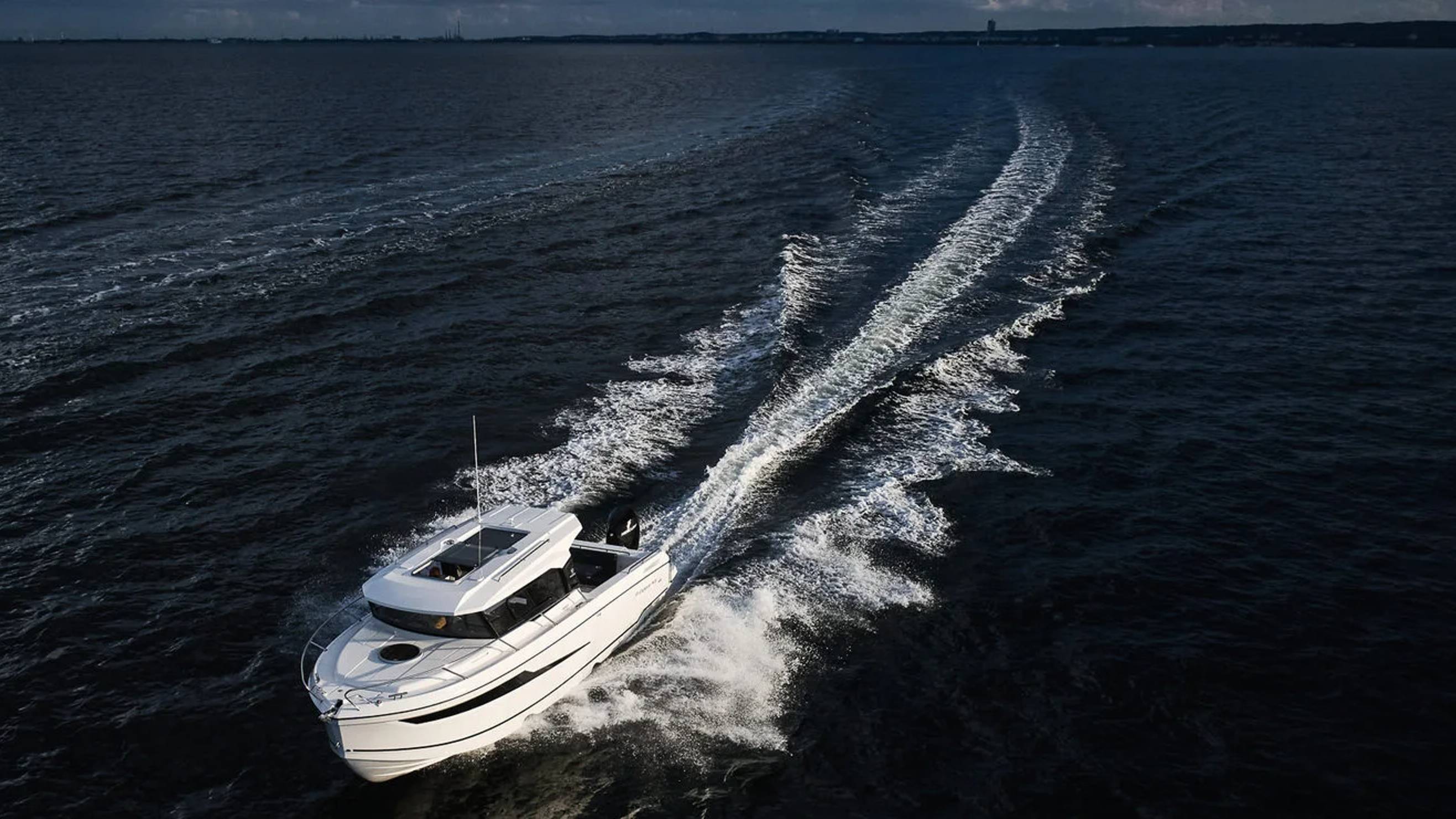 Parker 920 Explorer Max | Yachts Expert