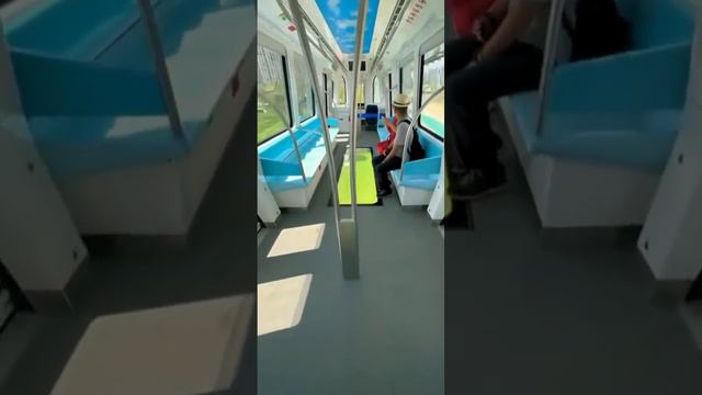 🚝 Будто летит в воздухе