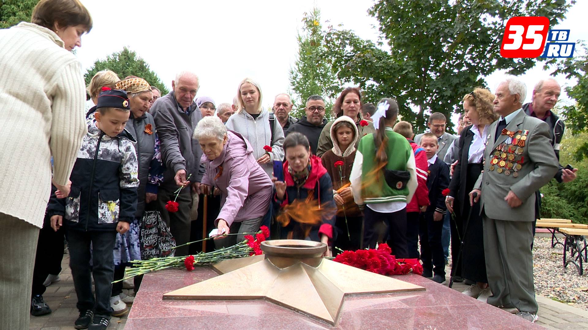 Вечный огонь торжественно зажгли в п. Климовское Череповецкого района