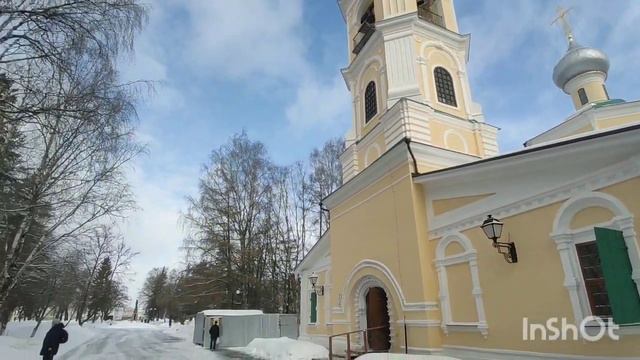 Вологда: ужасные автобусы, великолепный театр, милые деревянные домики, дешёвый и классный Е-отель.