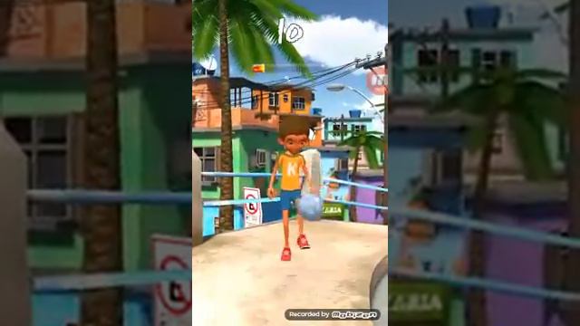 Набиваем мяч Kickerinho :D