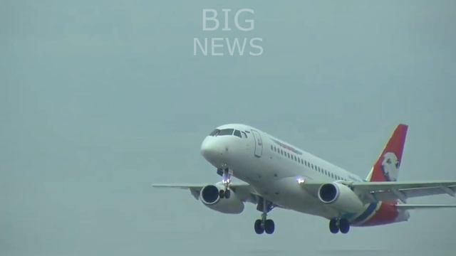 Опасная посадка Sukhoi Superjet 100 в шторм попала на видео