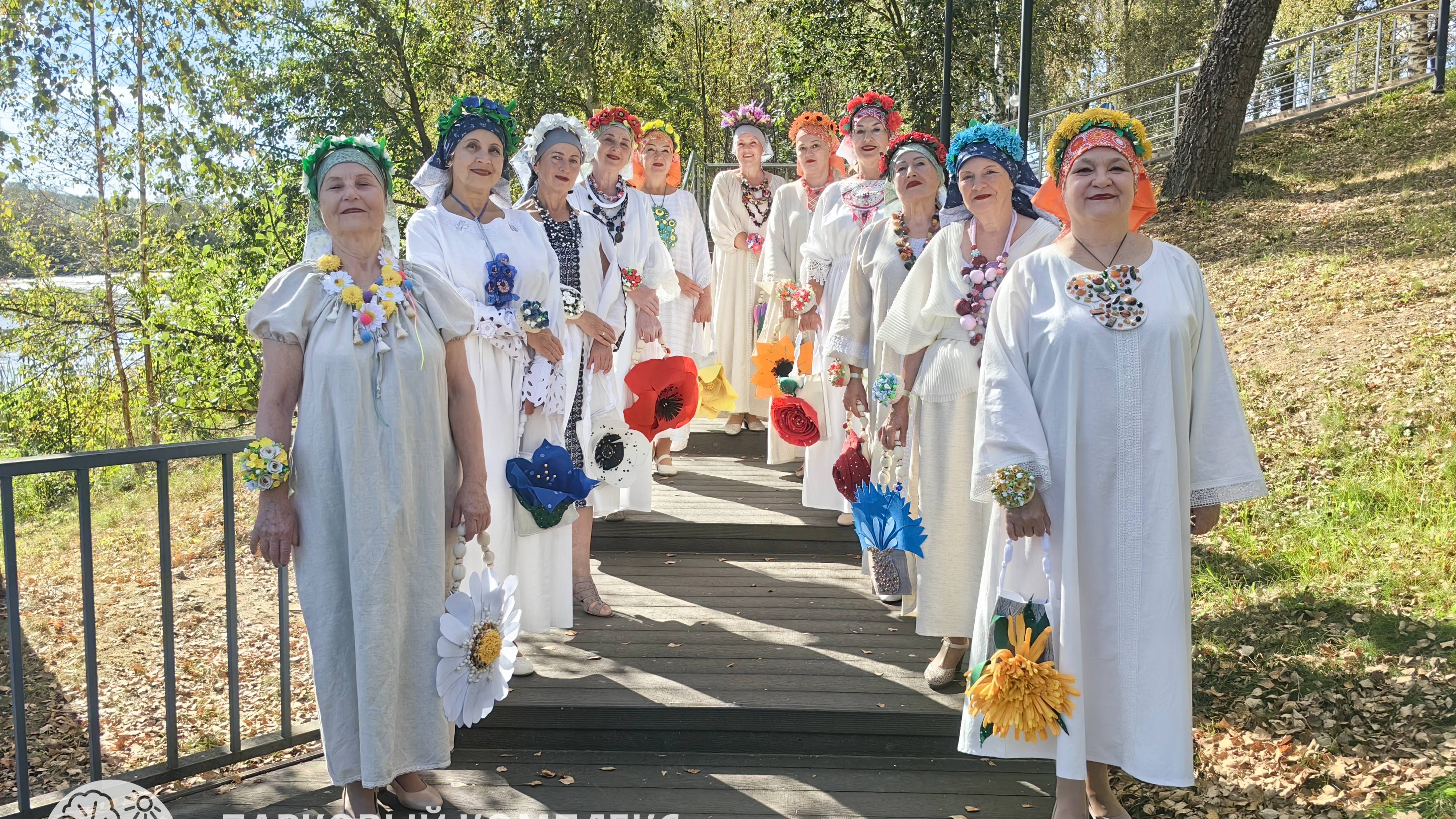 На днях в парке Сестрорецкий состоялся показ мод студии Стиль.