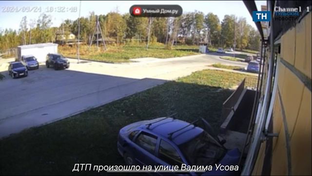 В тульском поселке Молодежный автомобиль въехал в дом