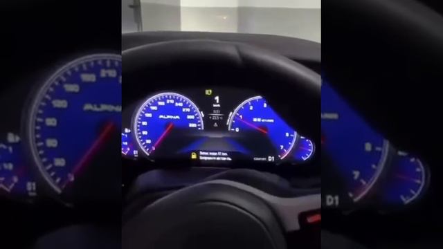 Автамотическая парковка 😂. Удачно припорковался 🌃🚐