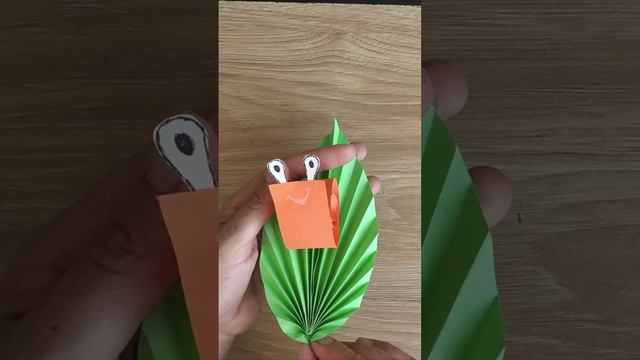 Листик с улиткой