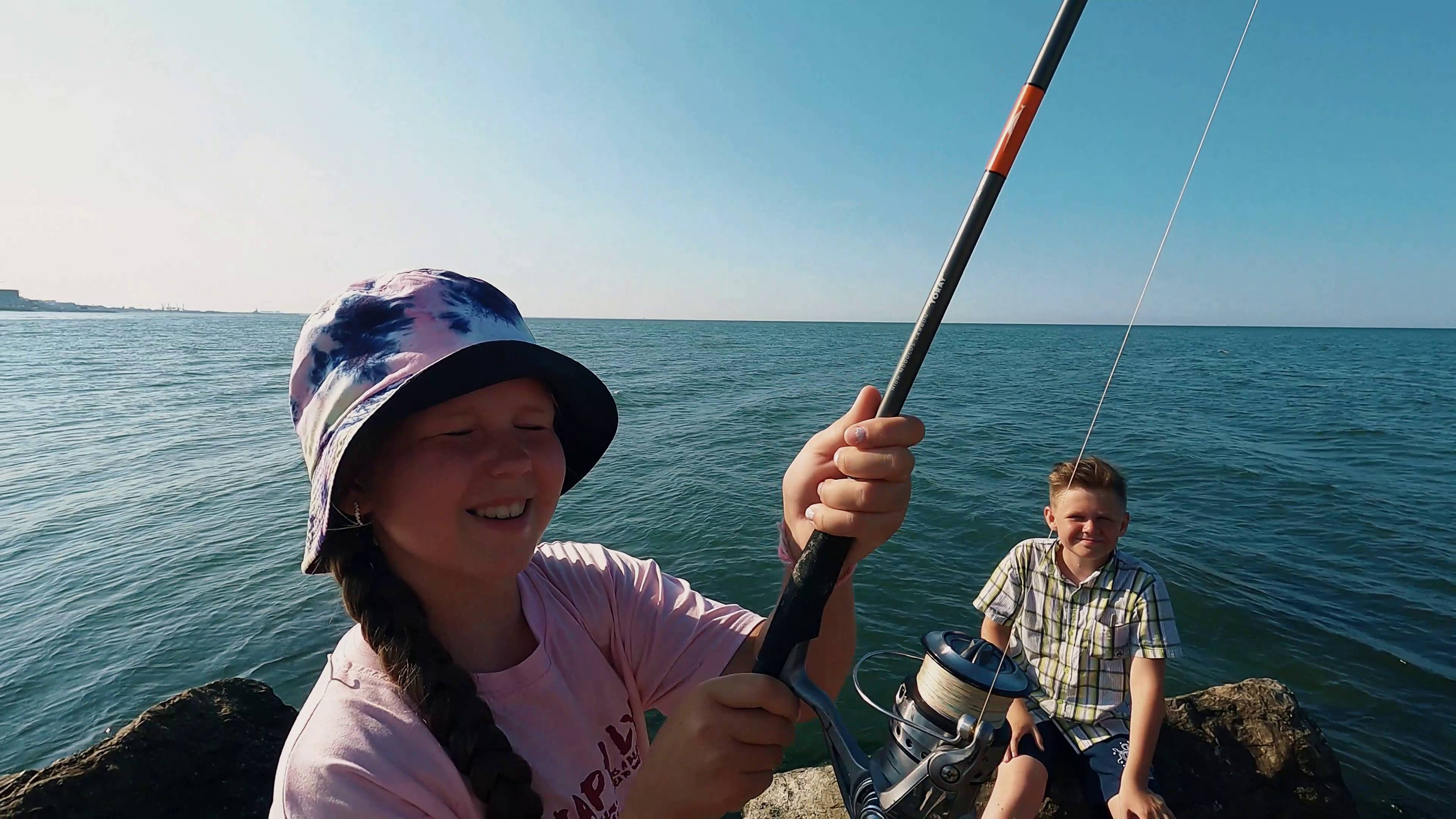 Путешествие из Вологды в Дагестан на машине всей семьей. Часть 3. Рыбалка на Каспийском море