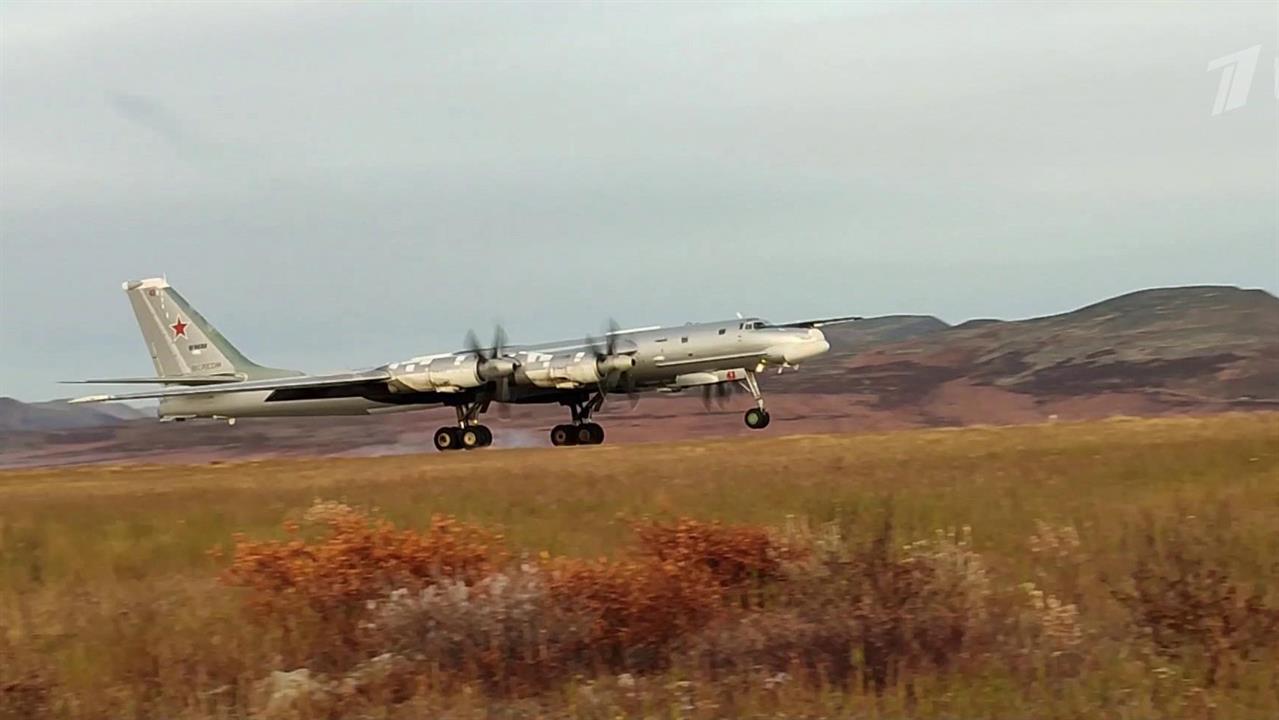 Над водами Берингова моря плановый полет выполнили российские ракетоносцы Ту-95