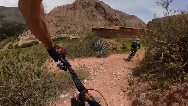 NO ROOM for error out here ｜ Mountain Biking Peru