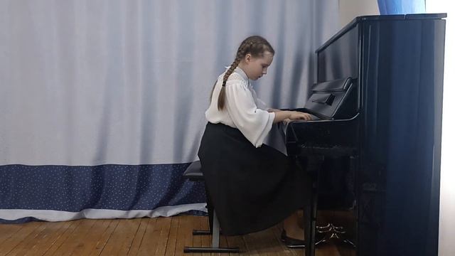 Заркова Алена, 11 лет. А. Хачатурян  "Музыкальная картина"