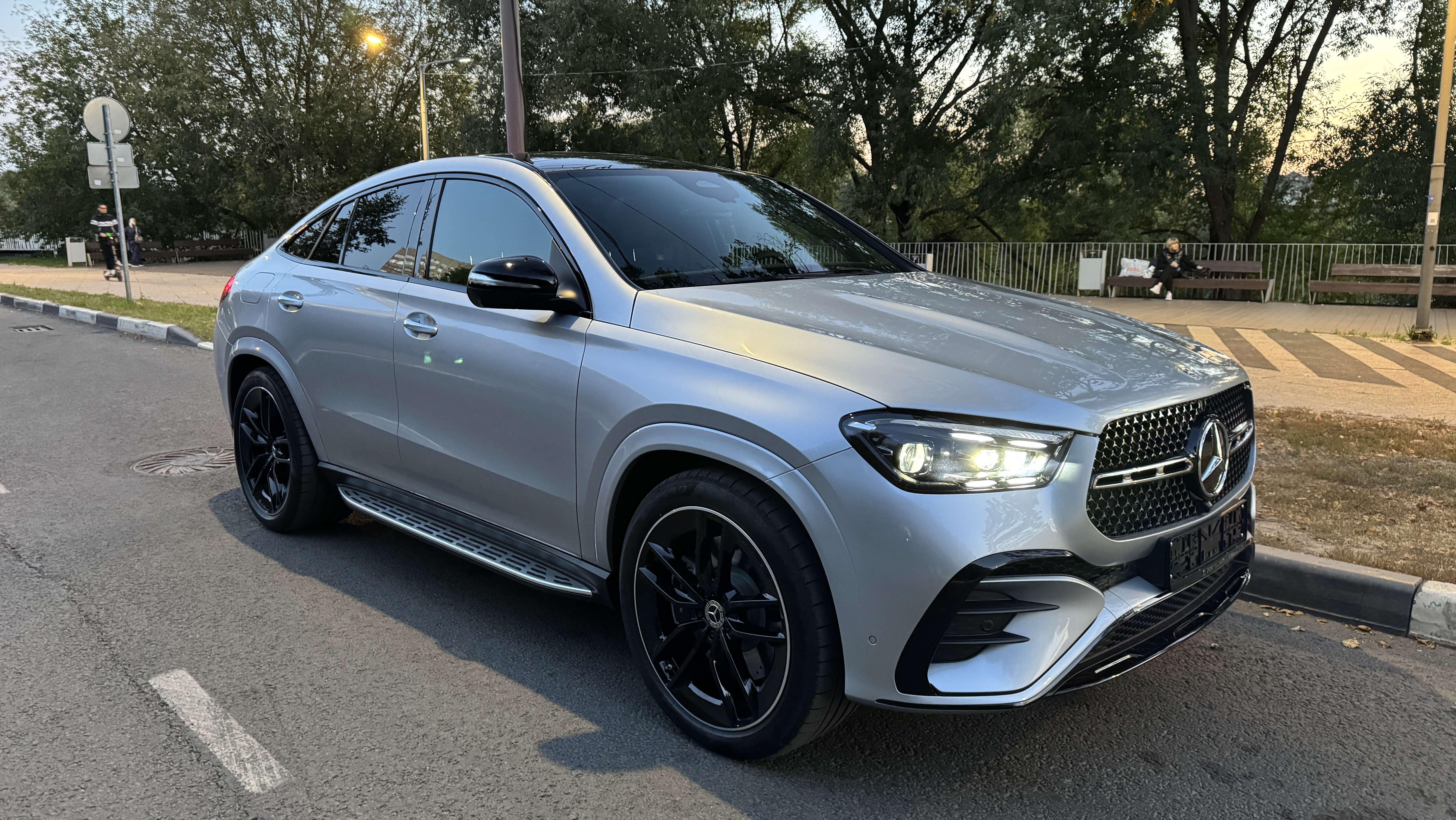 Новый Mercedes Benz GLE450-380лс, 2024г, цена 15.000.000 рублей.