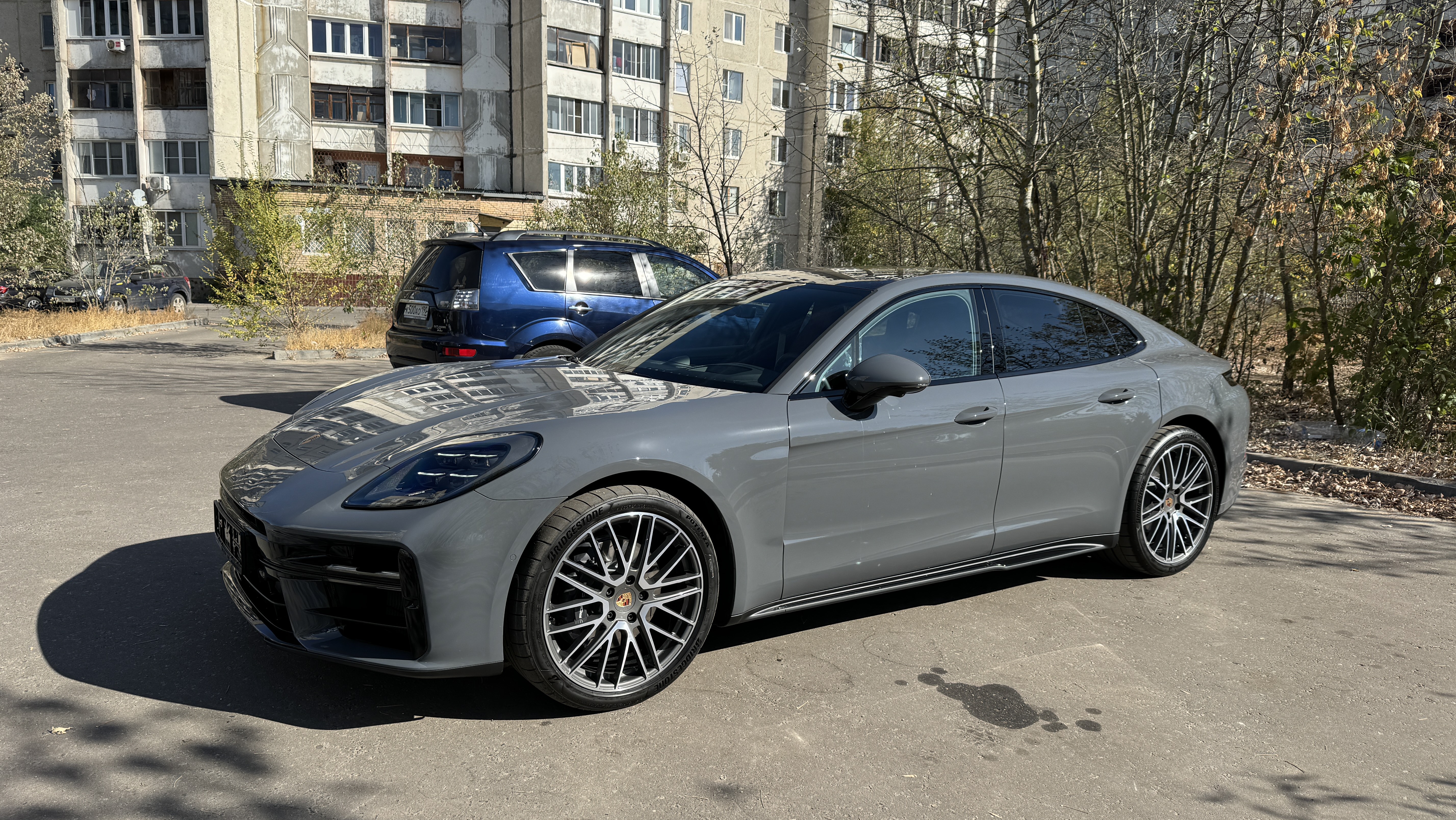 Новый Porsche Panamera 4, 2024г, цена 19.000.000 рублей.