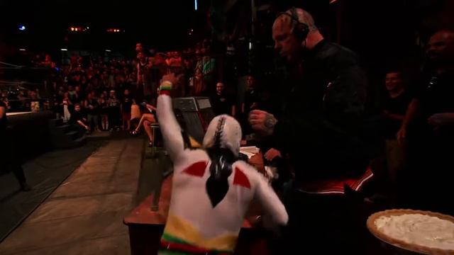 Lucha Underground - Mascarita Sagrada Lands Massive Elbow Drop on Famous B