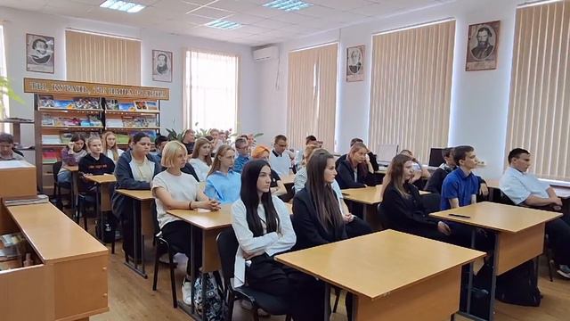 В Центральной библиотеке им. Д.С.Лихачёва провели урок для студентов