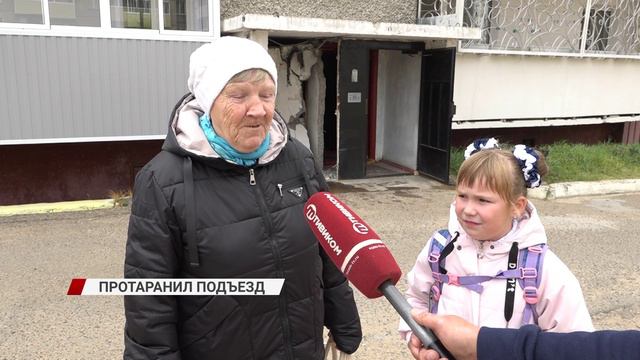 В Улан-Удэ пьяный водитель снёс подъезд многоэтажки