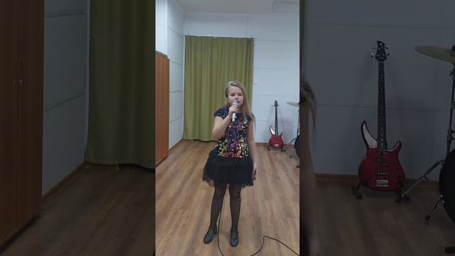 Буянова Валерия (10-12 лет) - номинация "Эстрадное пение"