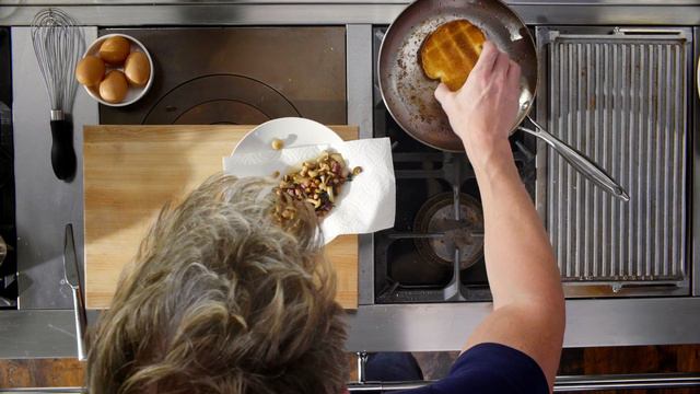 05. Make Poached Egg and Mushrooms on Toast