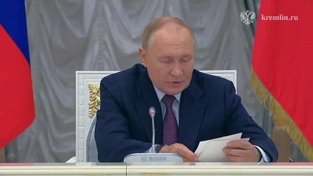 Путин - о мировом уходе от доллара