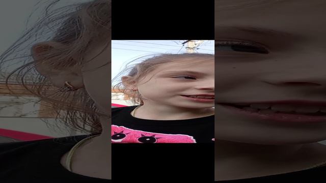 катя и лиам гуляю на улице