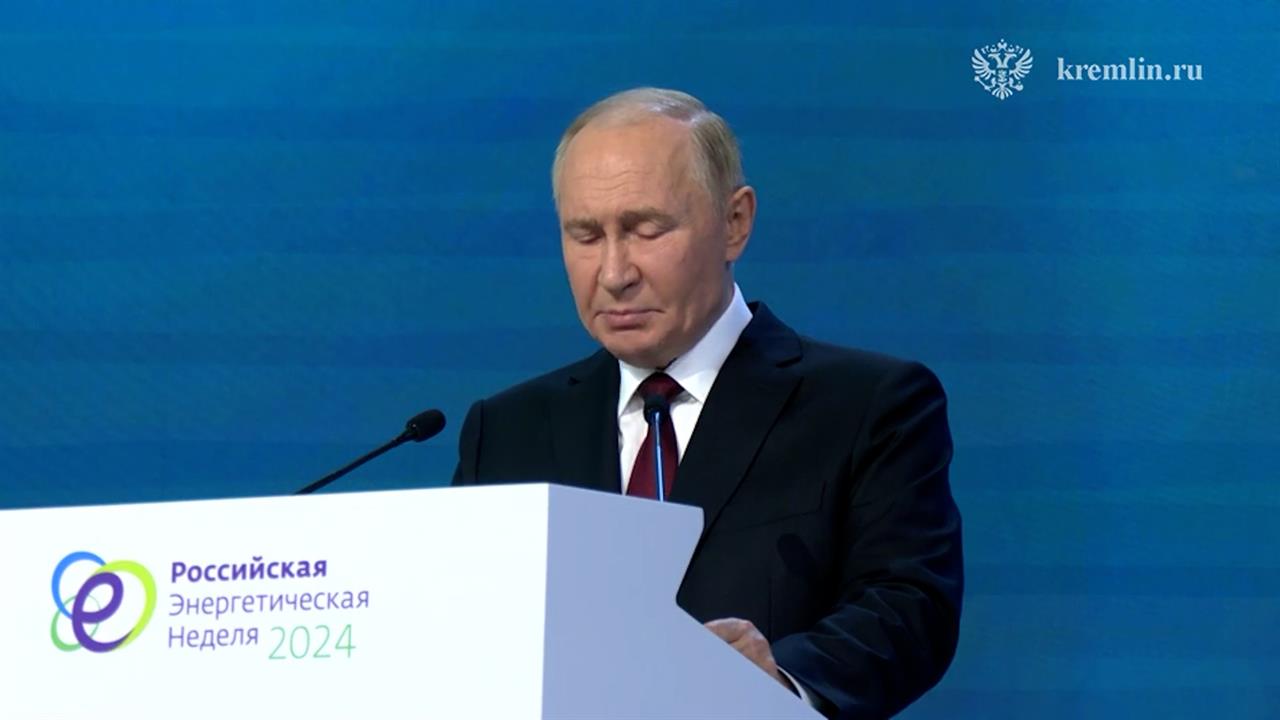 Путин заявил, что РФ со странами БРИКС работает над созданием платежного контура