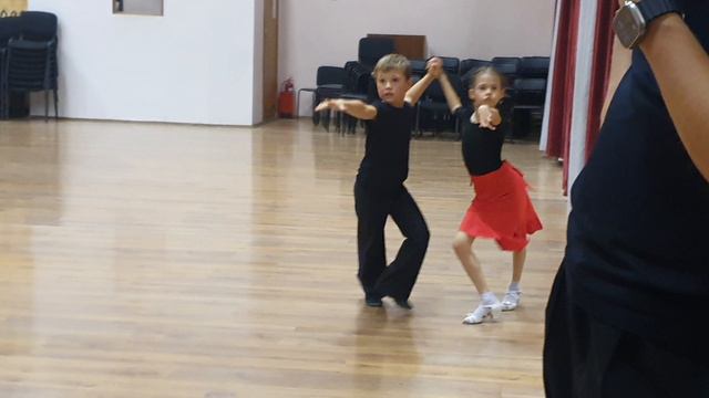 Занятия бальными танцами в Альфа-денс.