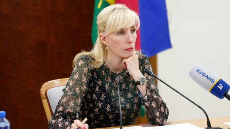 Анна Минькова провела совещание по вопросам работы с несовершеннолетними