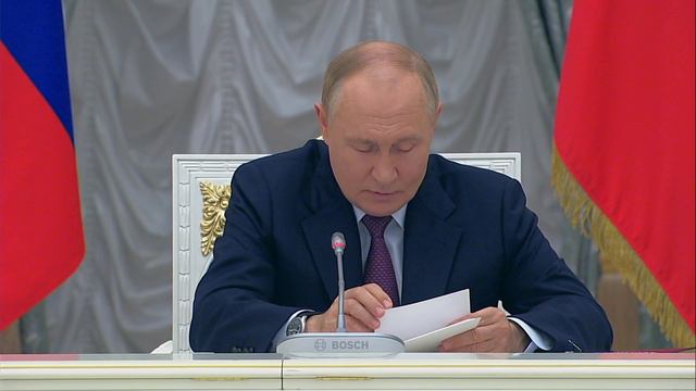 «Развиваем внешние деловые связи, расширяем географию»: Путин призвал развивать несырьевой экспорт