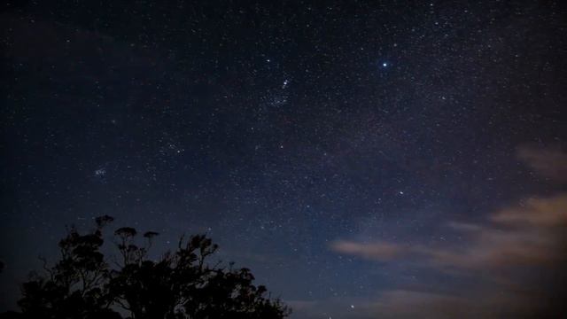 Milky Way Night Sky Time-lapse and moon setting feat. Mushroom Giant