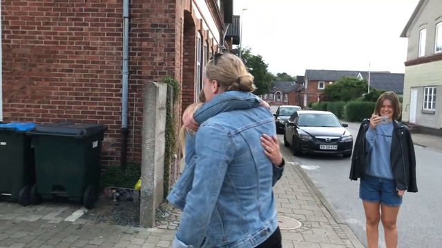 Surprising my friends and family after a year abroad!